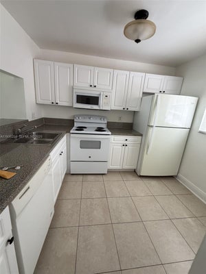 19729 SW 114TH AVE APT 251, MIAMI, FL 33157 - Image 1b9687bcce2afd8dd748e24a811bf7da/1254129917