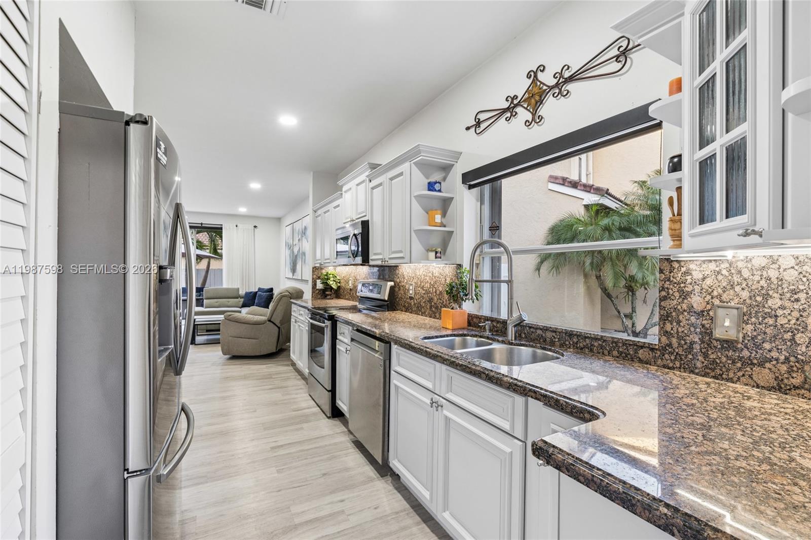 SILVER LAKES PHASE III - Residential Lease