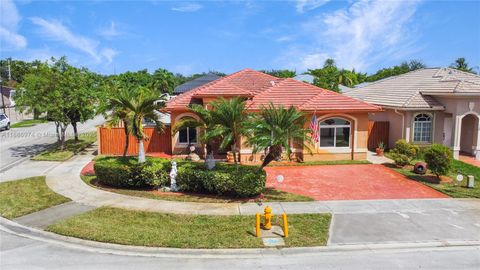 Photo of 7897 NW 200th Ter, Hialeah, FL 33015 (MLS # A11886974)