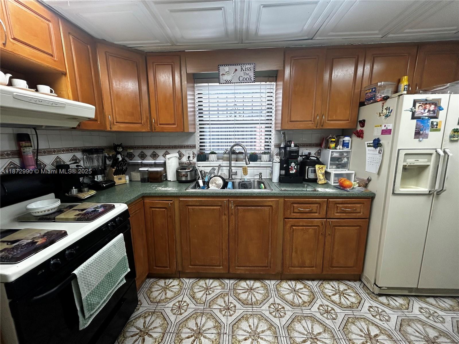 HIALEAH 13TH ADDN AMD PL - Residential