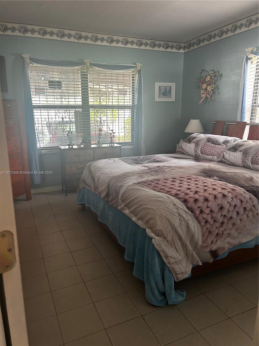 HIALEAH 13TH ADDN AMD PL - Residential