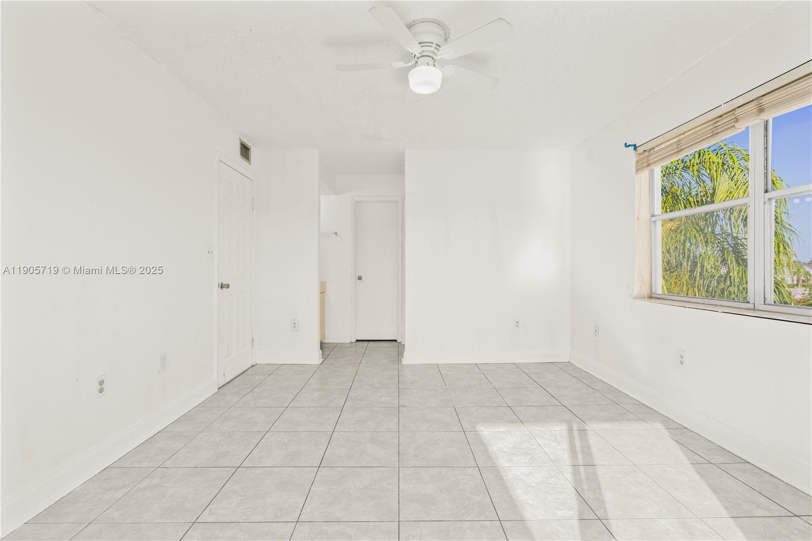 LE CLUB AT OLD CUTLER CON - Residential Lease