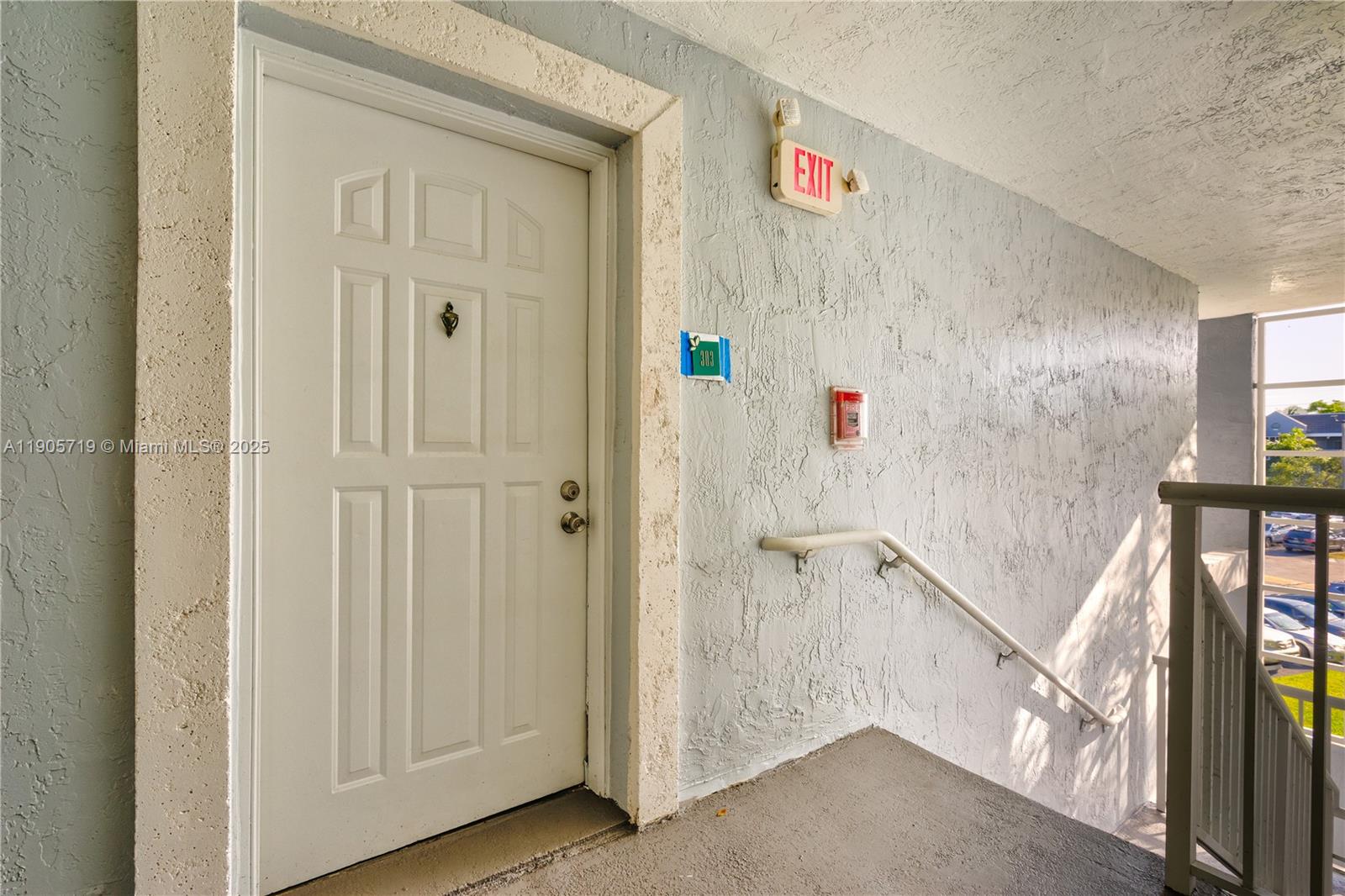 LE CLUB AT OLD CUTLER CON - Residential Lease