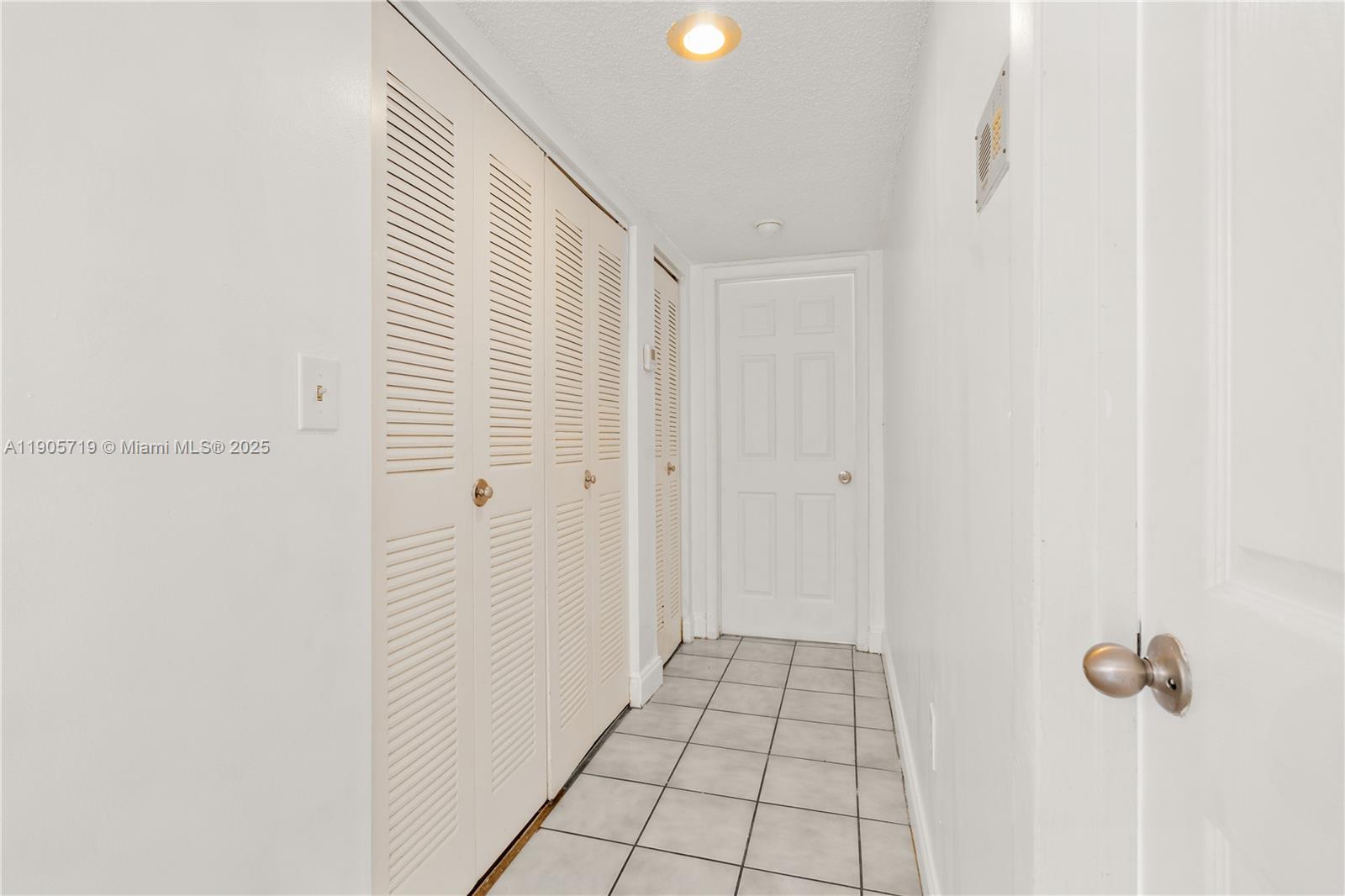 LE CLUB AT OLD CUTLER CON - Residential Lease