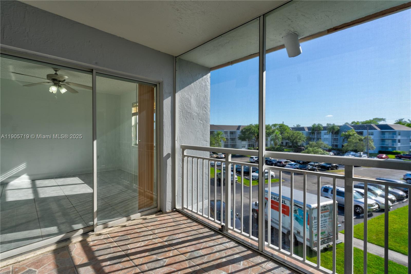 LE CLUB AT OLD CUTLER CON - Residential Lease