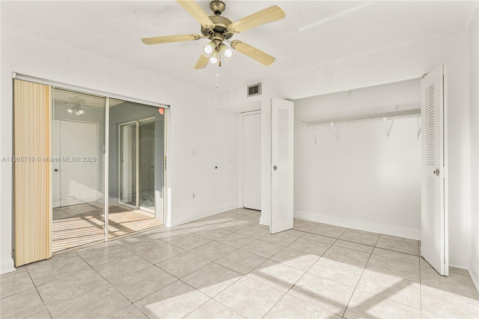 LE CLUB AT OLD CUTLER CON - Residential Lease