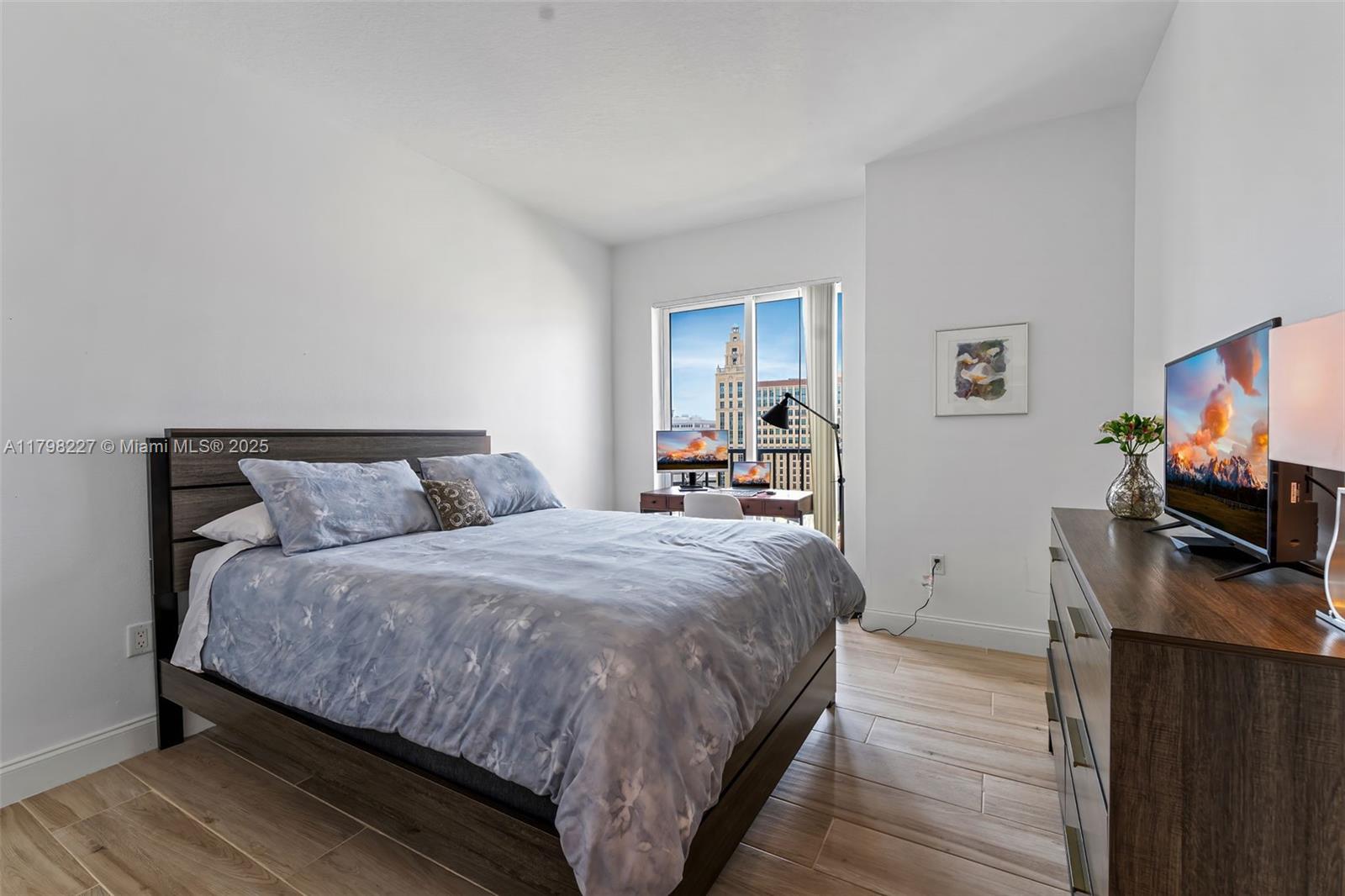 TEN ARAGON CONDO - Residential