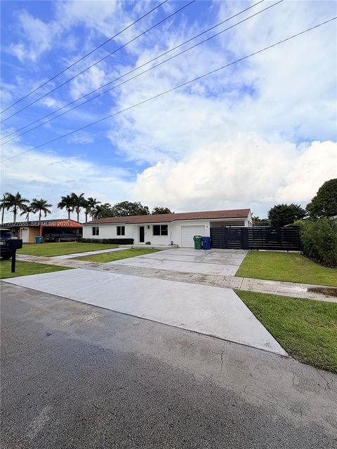 Tiny photo for 30651 SW 189th Ave, Homestead, FL 33030 (MLS # A12027585)