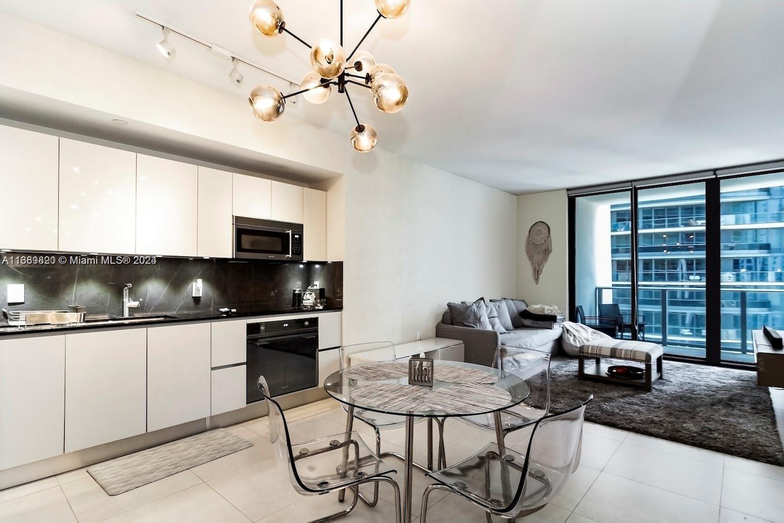 Spectacular unit 1 bed/1bath located at 1010 Brickell, a luxury condominium building located in the heart of Brickell Miami. Is well-known for its fabulous amenities, which include a rooftop lounge, two swimming pool, one outdoor and one indoor, fitness center, an outdoor theater, and a fire pit. Close to shopping, restaurants and bars, and all other action Miami has to offer. A private elevator and 1 parking space is also included that can be used as a Valet.