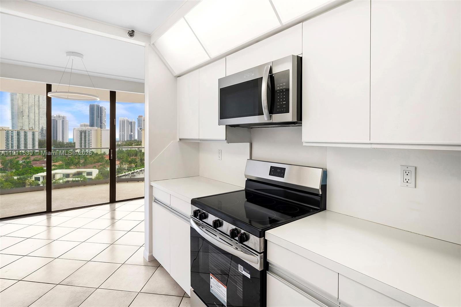 TURNBERRY ISLE CONDO - Residential Lease