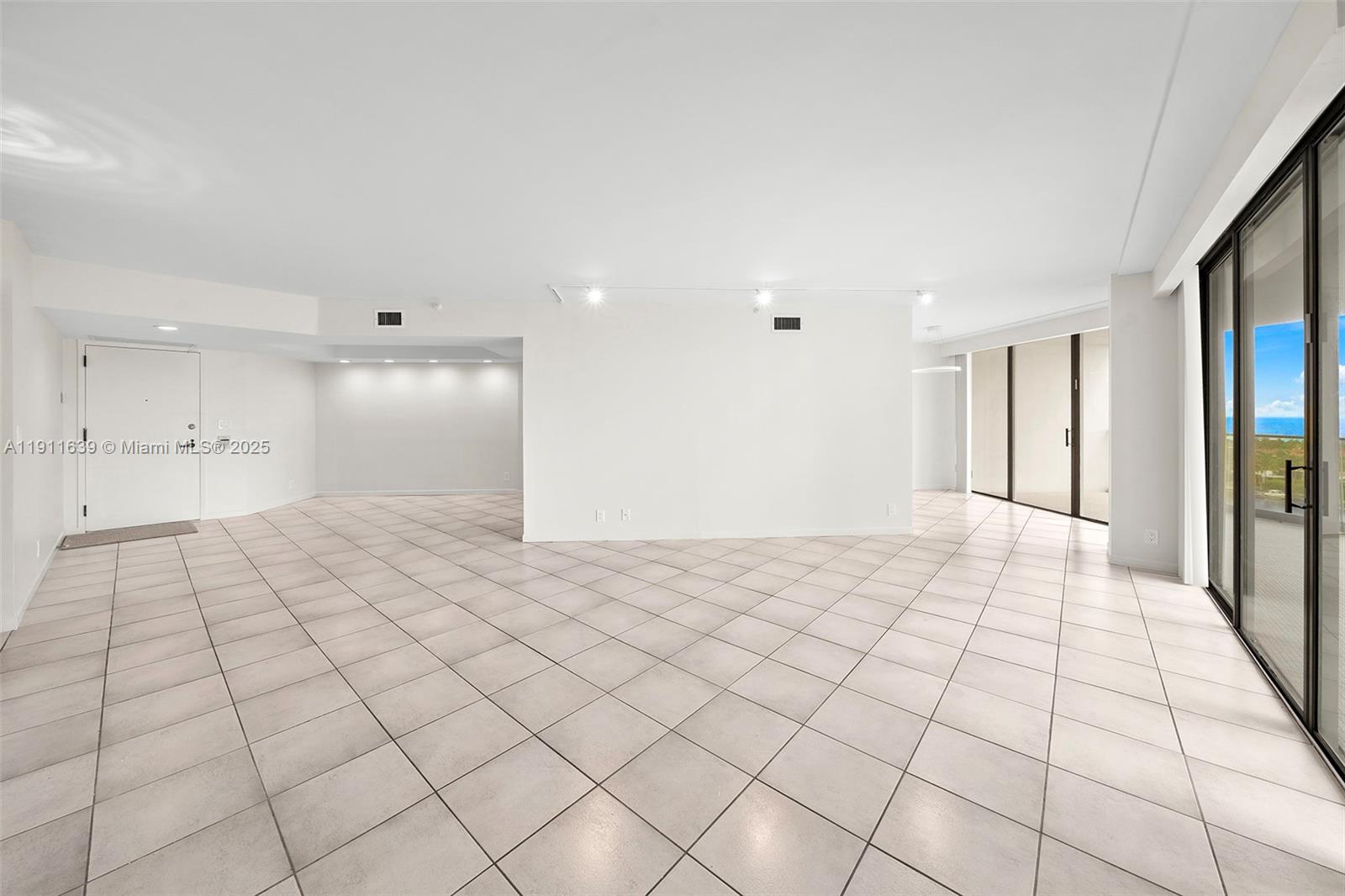 TURNBERRY ISLE CONDO - Residential Lease