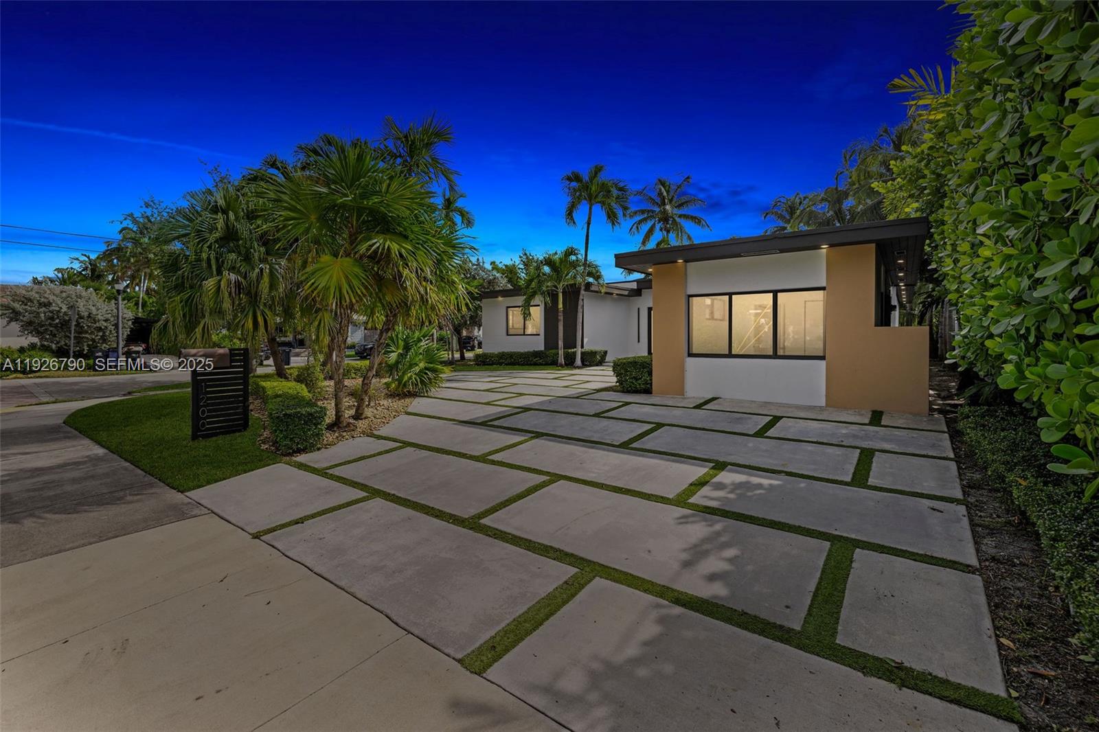 BISCAYNE POINT - Residential