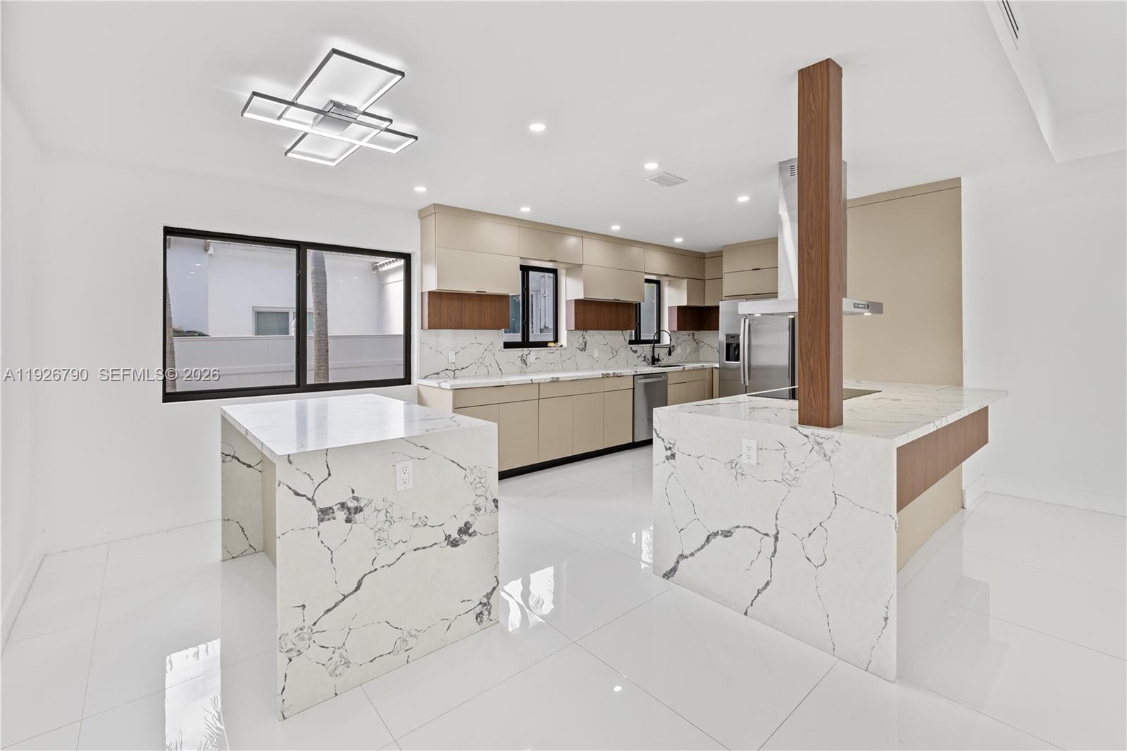 BISCAYNE POINT - Residential