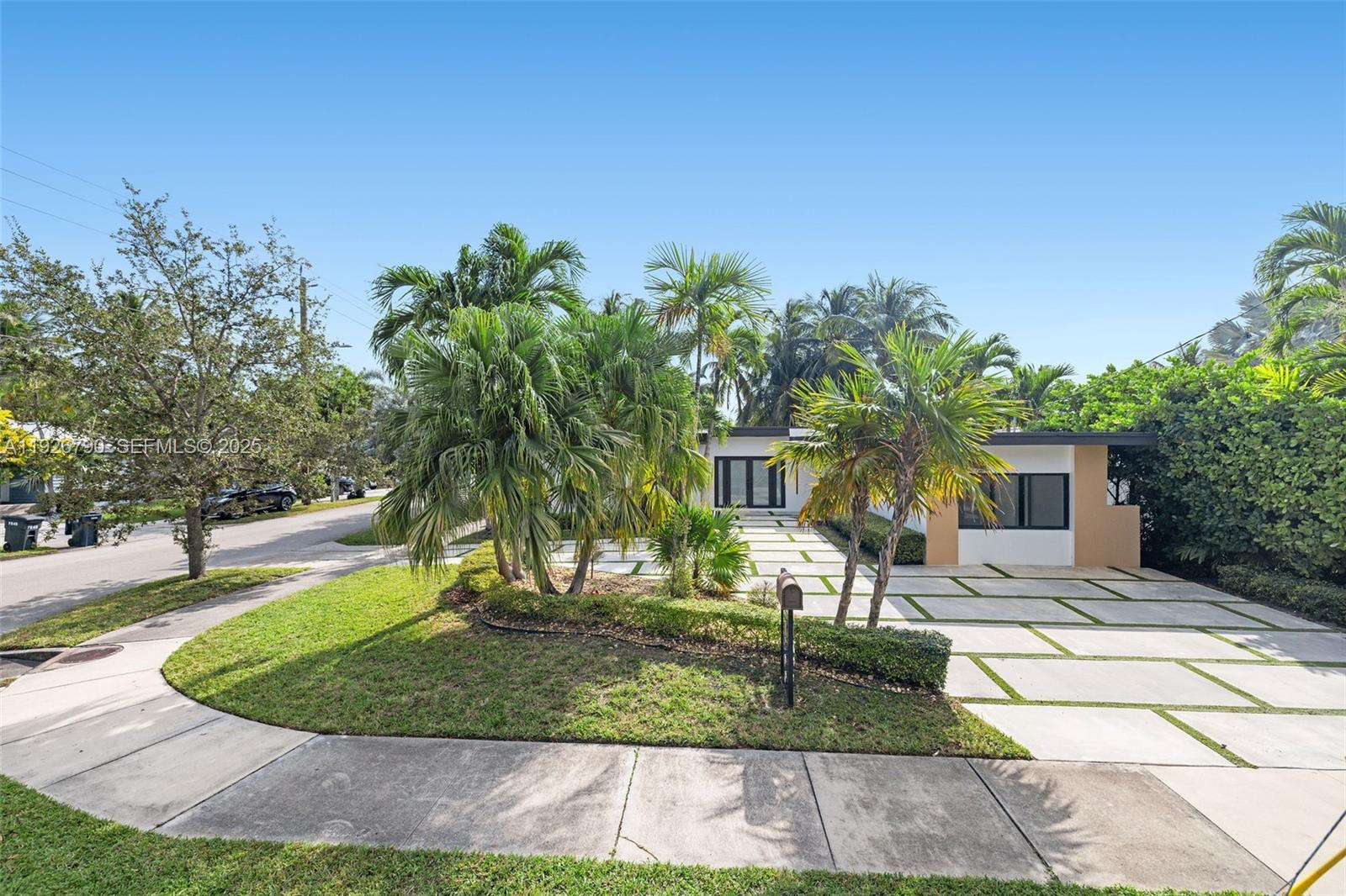 BISCAYNE POINT - Residential
