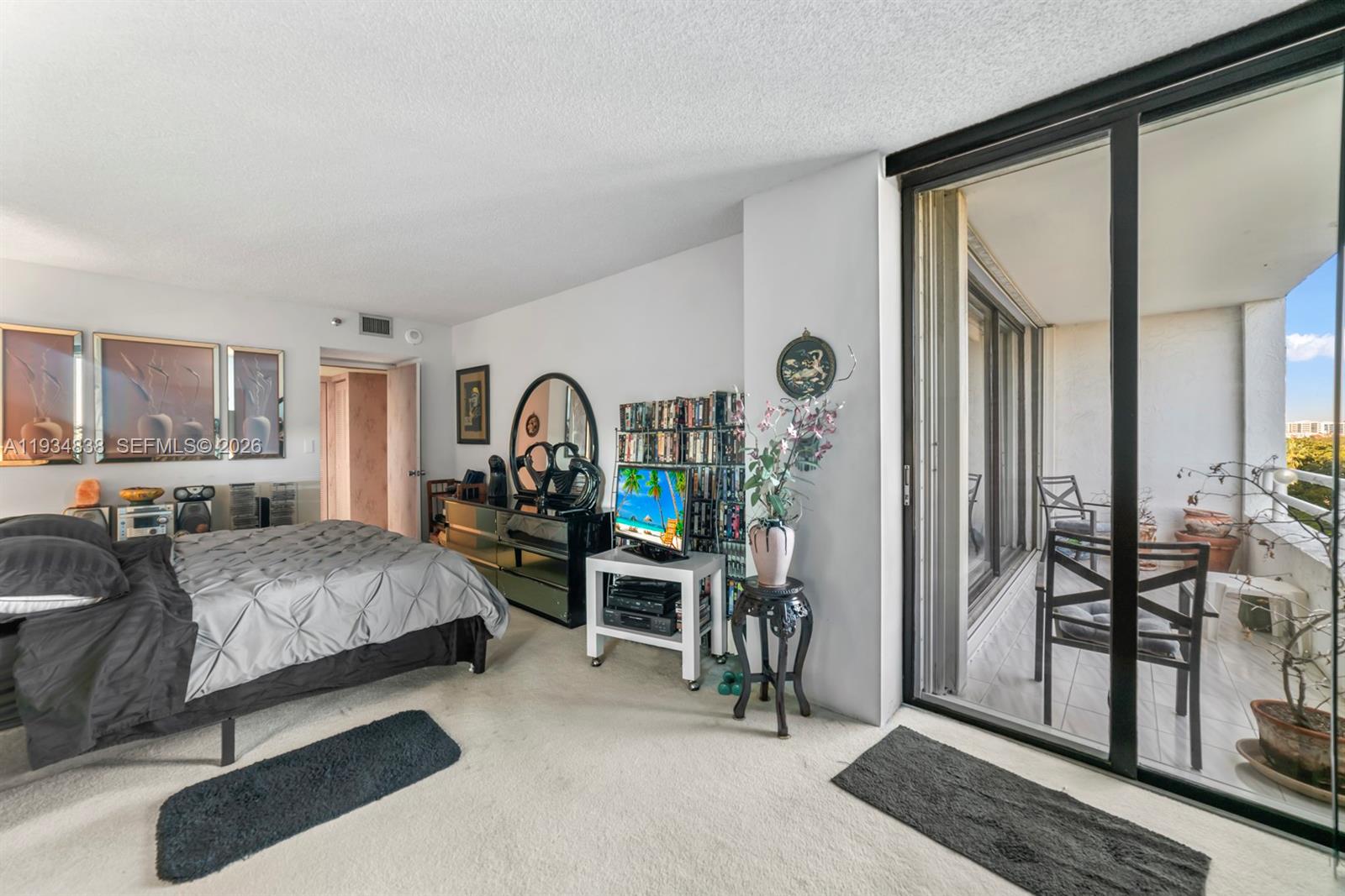 DELVISTA TOWERS CONDO - Residential