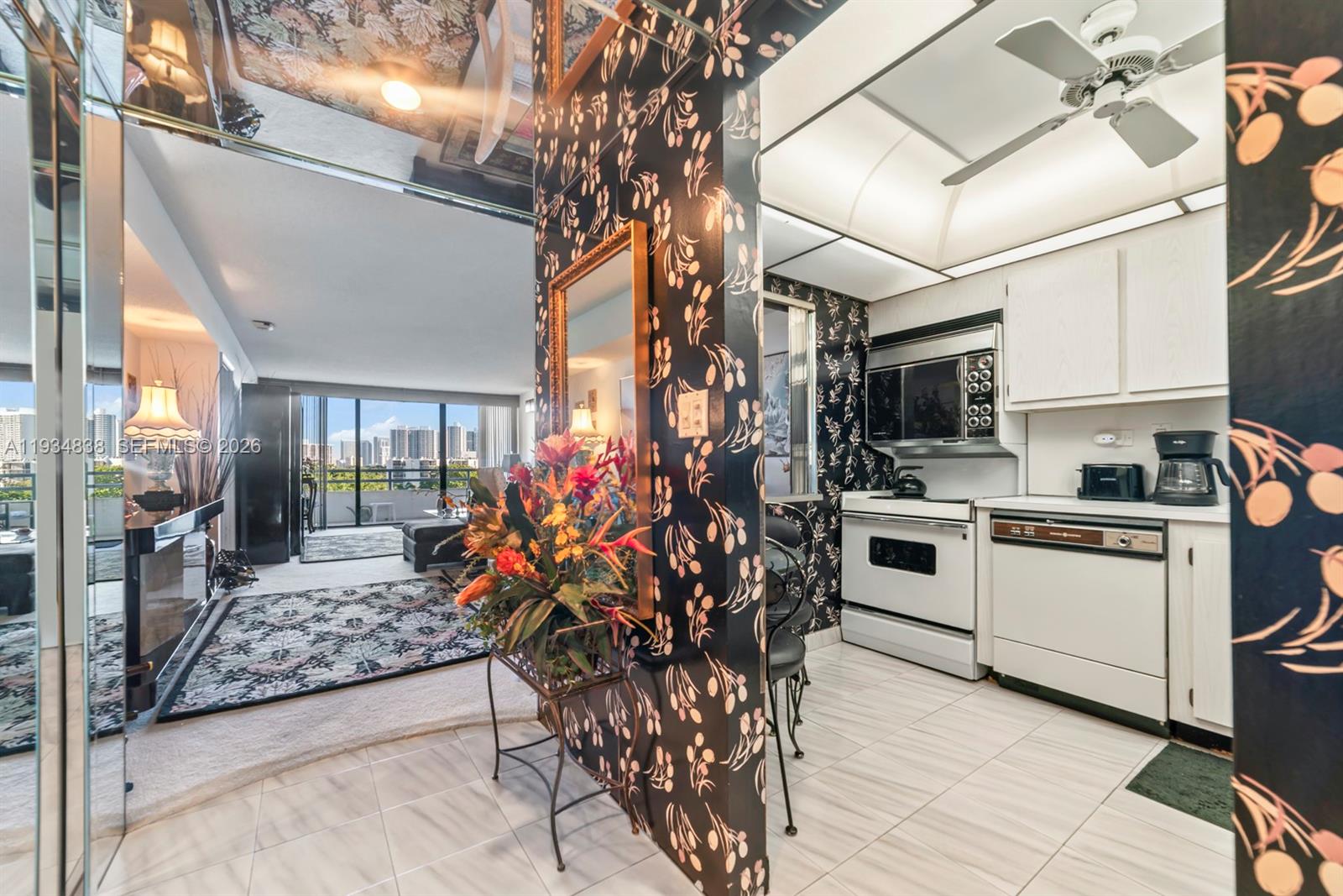 DELVISTA TOWERS CONDO - Residential