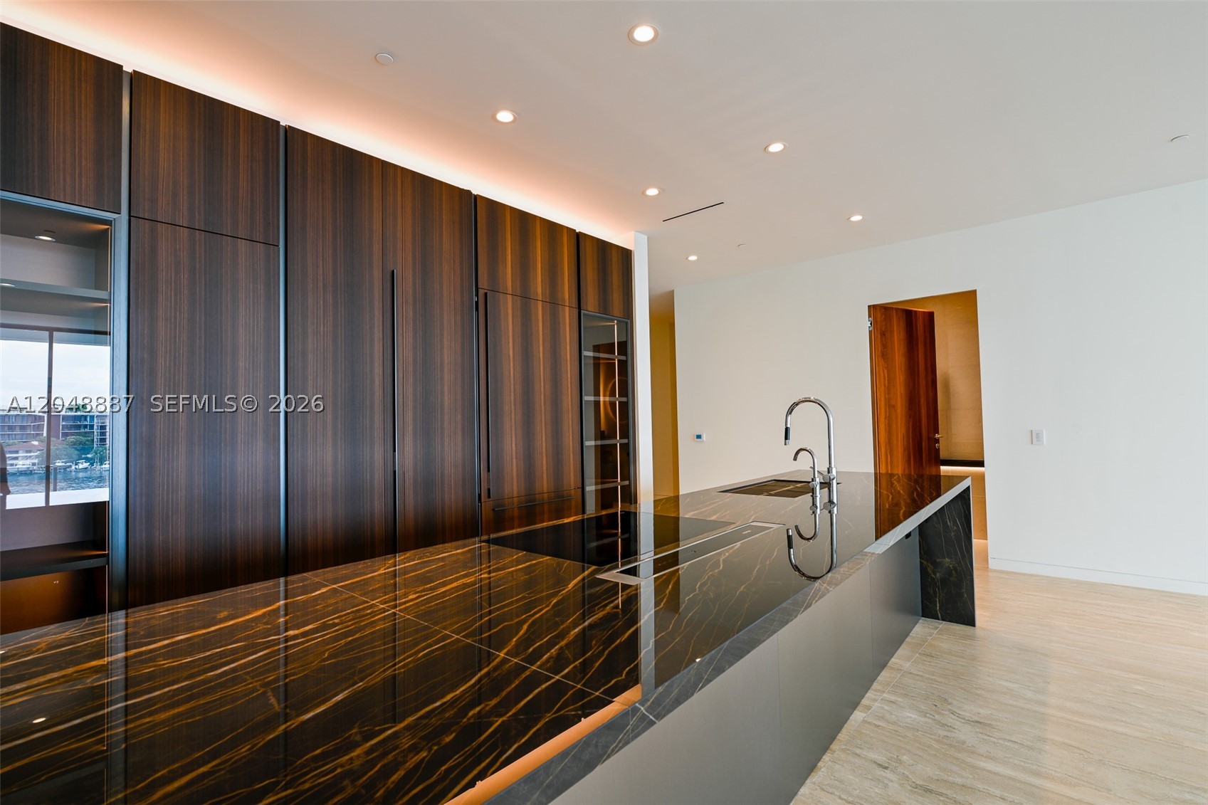 5 Grove Isle Dr L404