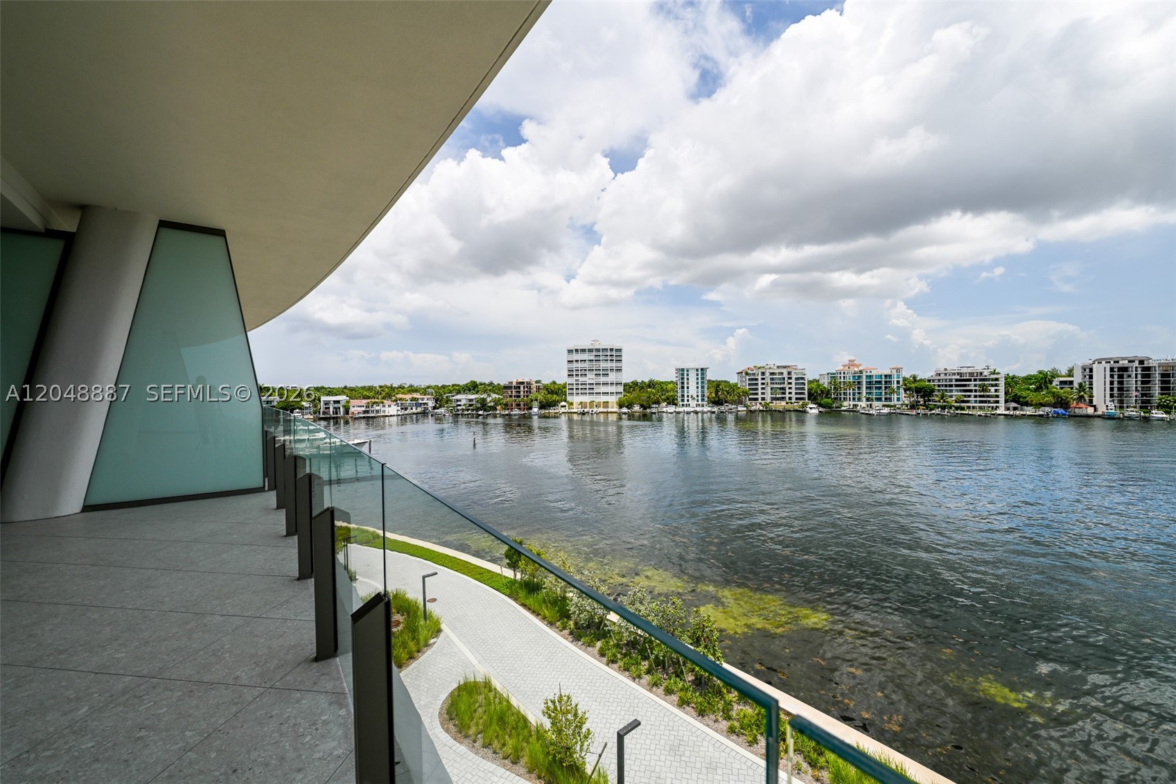 5 Grove Isle Dr L404