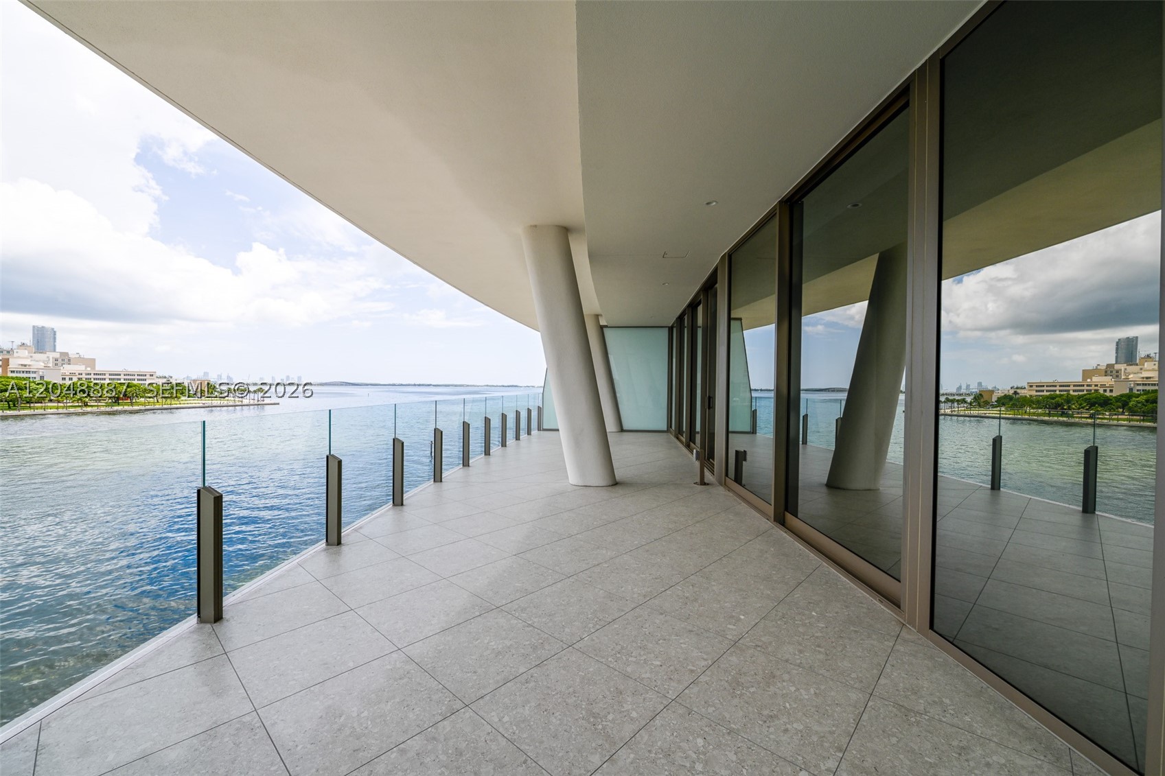 5 Grove Isle Dr L404