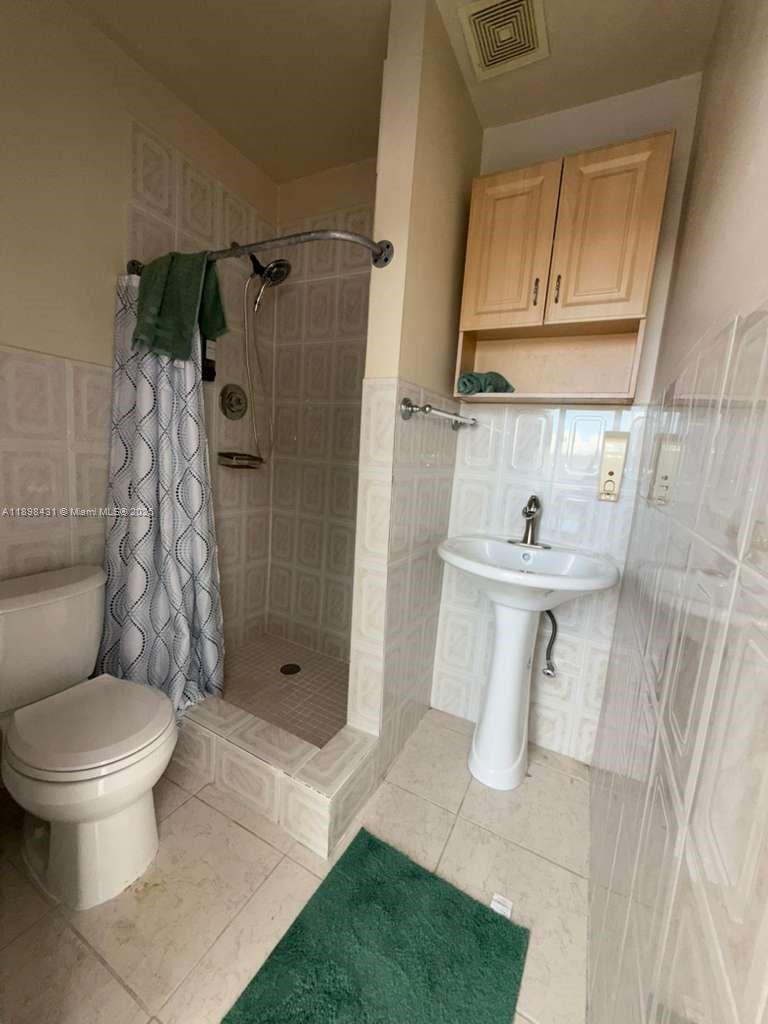 CORAL PARK ESTS SEC 2 - Residential Lease