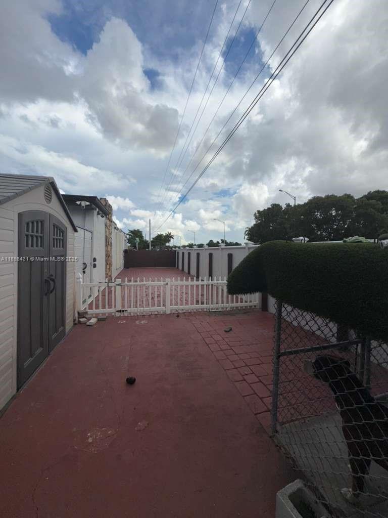 CORAL PARK ESTS SEC 2 - Residential Lease