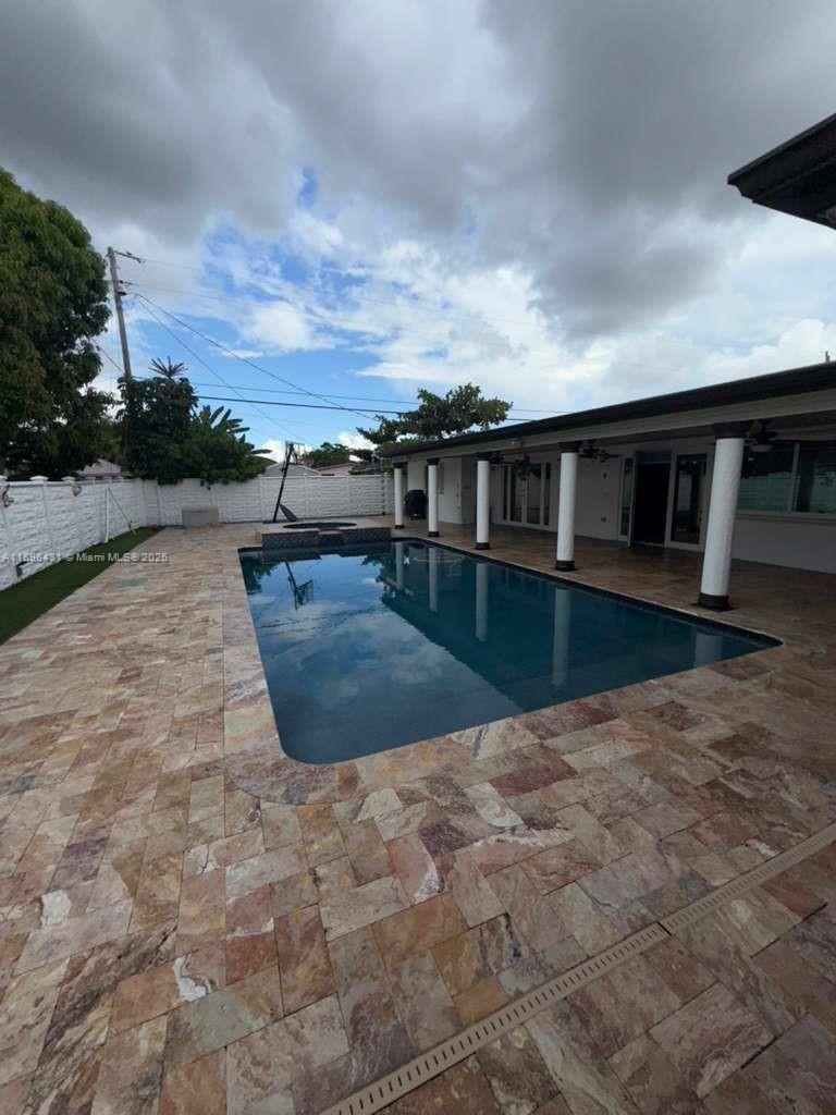 CORAL PARK ESTS SEC 2 - Residential Lease