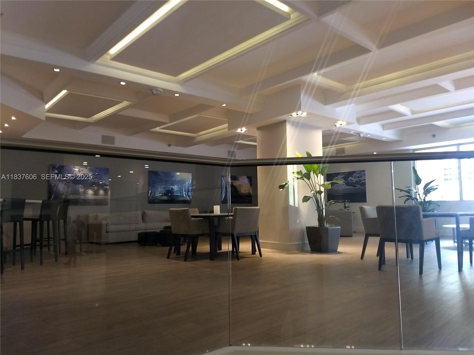 THE DECOPLAGE CONDO - Residential Lease