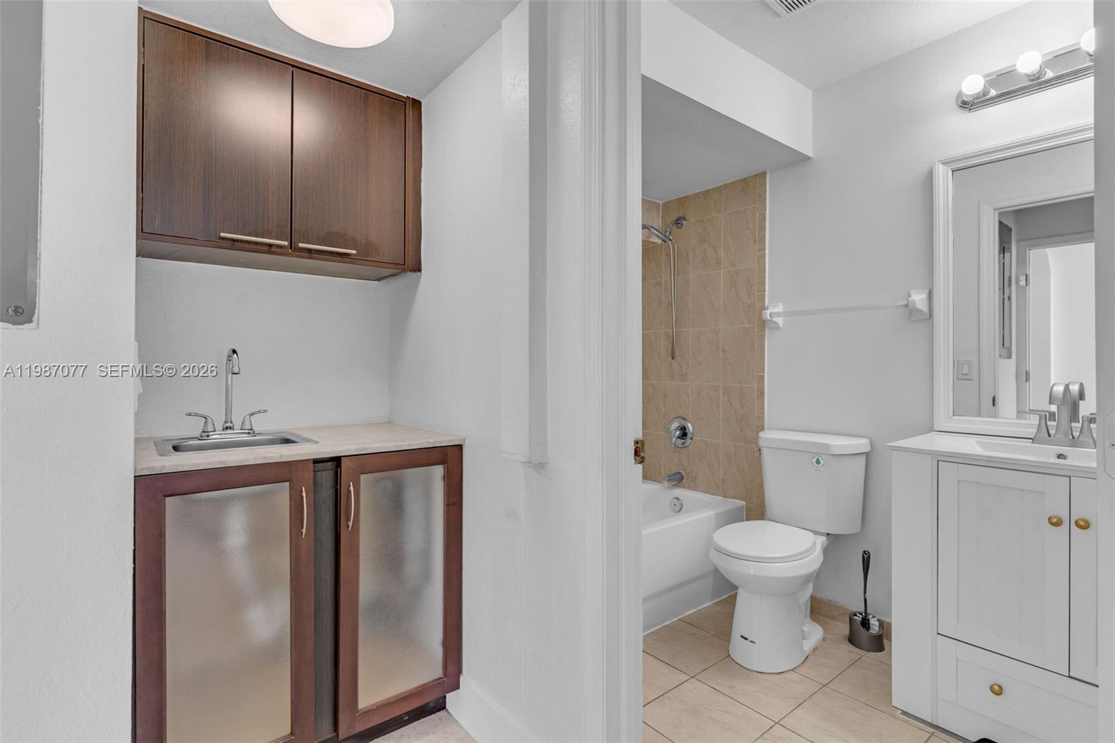 NARANJA GARDENS - Residential Lease