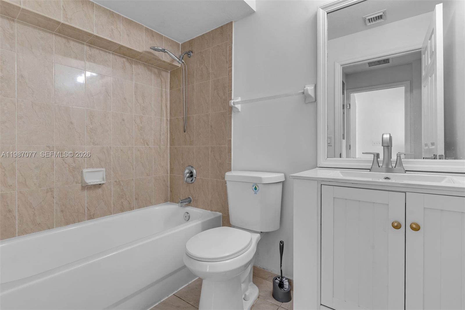 NARANJA GARDENS - Residential Lease