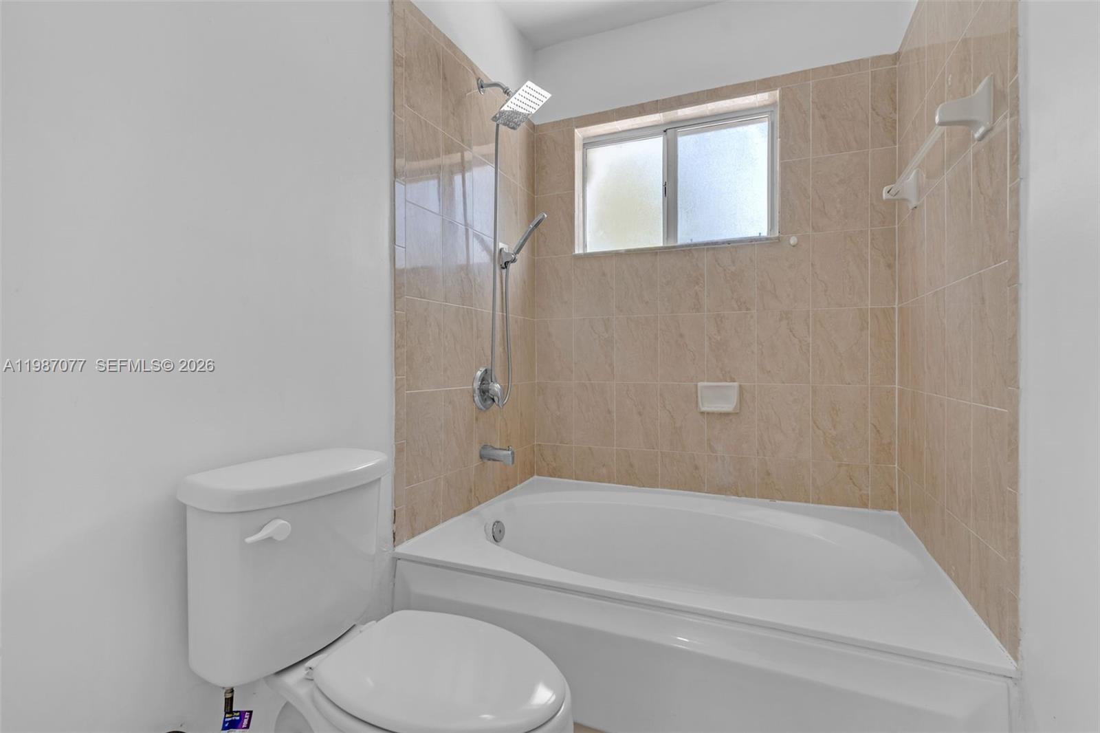 NARANJA GARDENS - Residential Lease