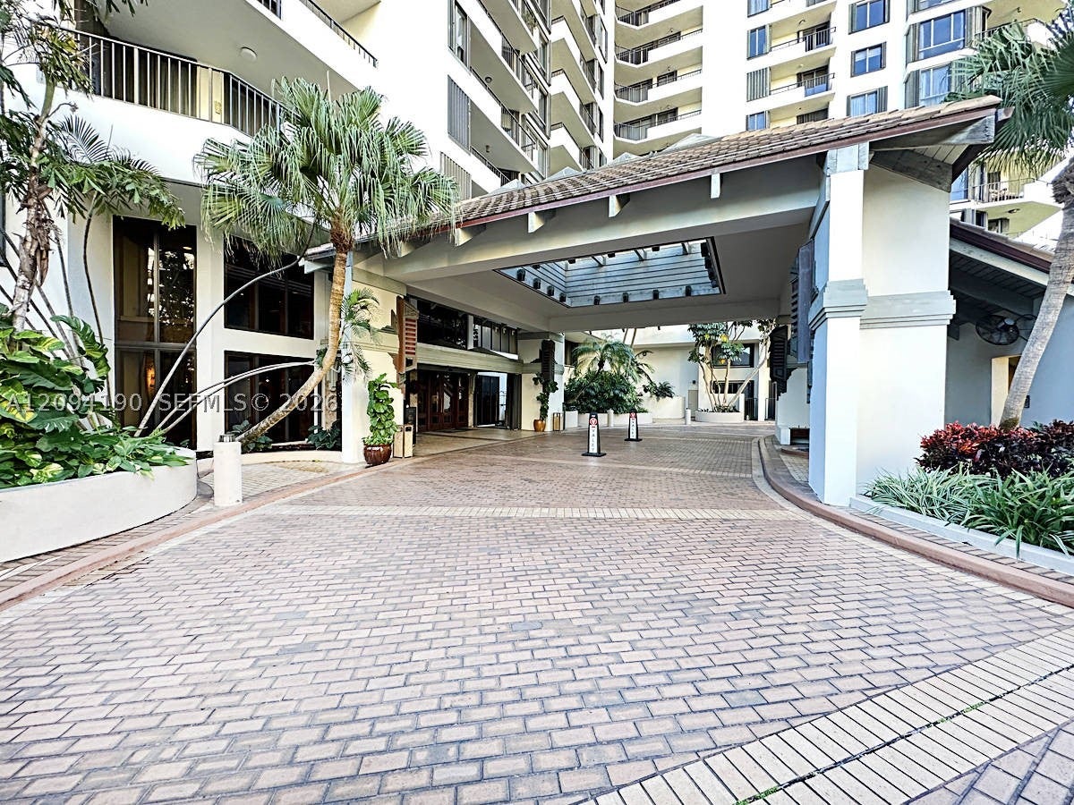 520 Brickell Key Dr A1217