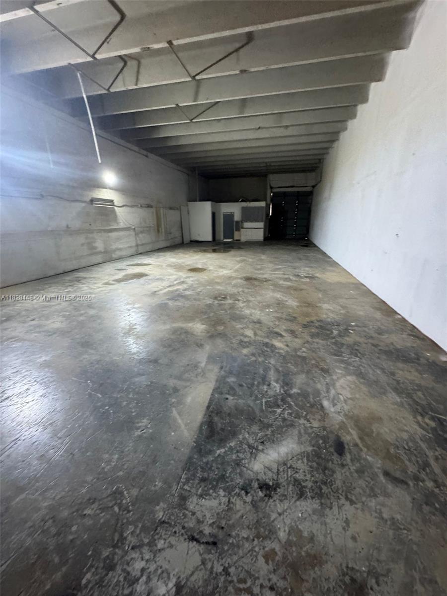 GREAT WAREHOUSE SPACE FOR RENT! 2280 SQFT EXCELLENT LOCATION IN THE HEART OF HIALEAH! 2 MONTH TO MOVE IN! SCHEDULE AND SHOW IT TODAY! BASE RENT PLUS SALES TAX