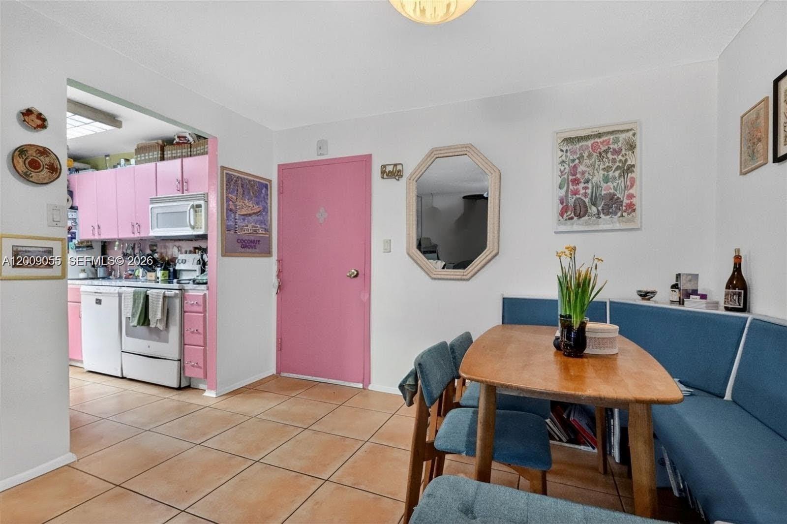 VIRGINIA OAKS CONDO - Residential