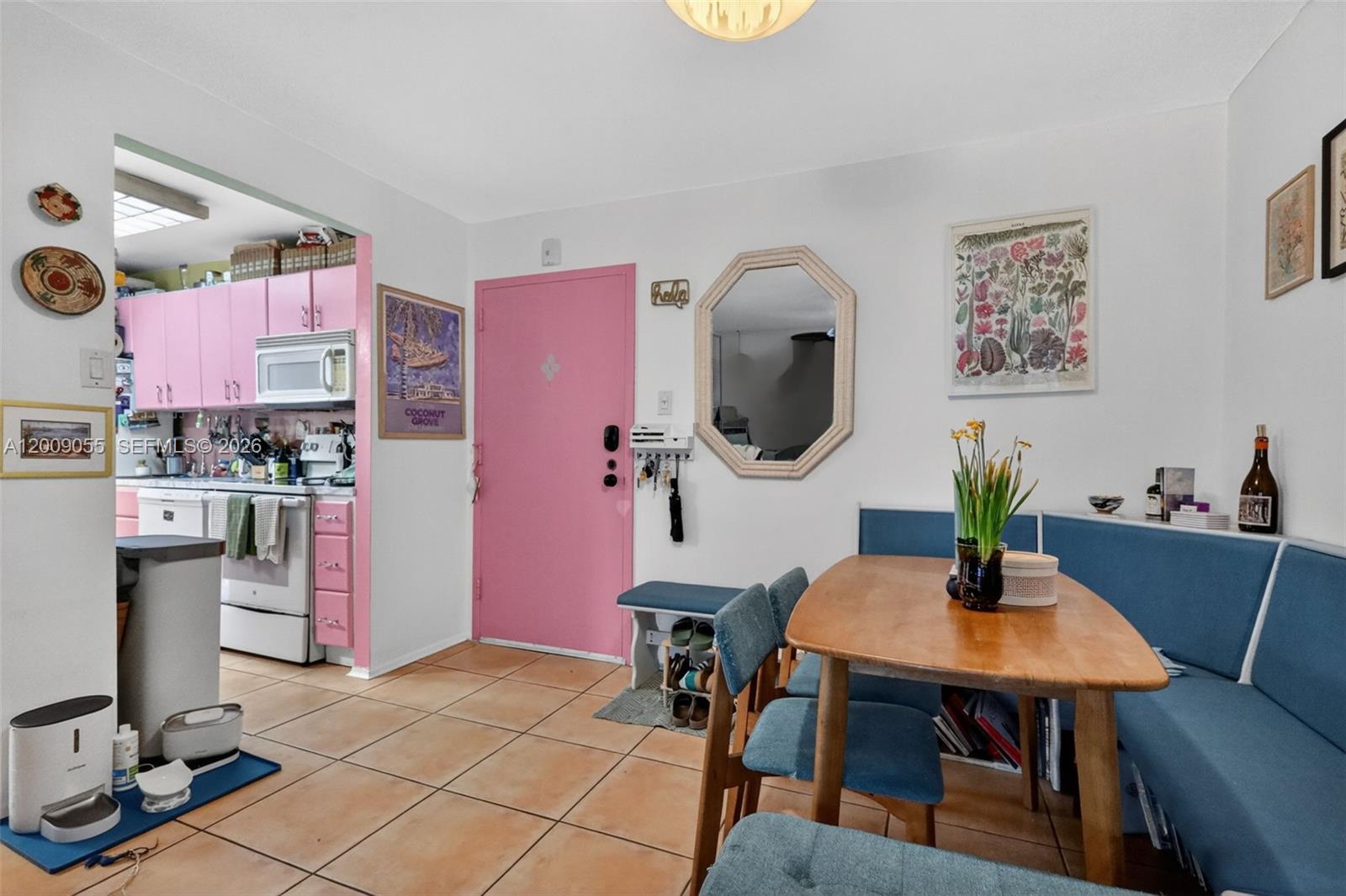 VIRGINIA OAKS CONDO - Residential