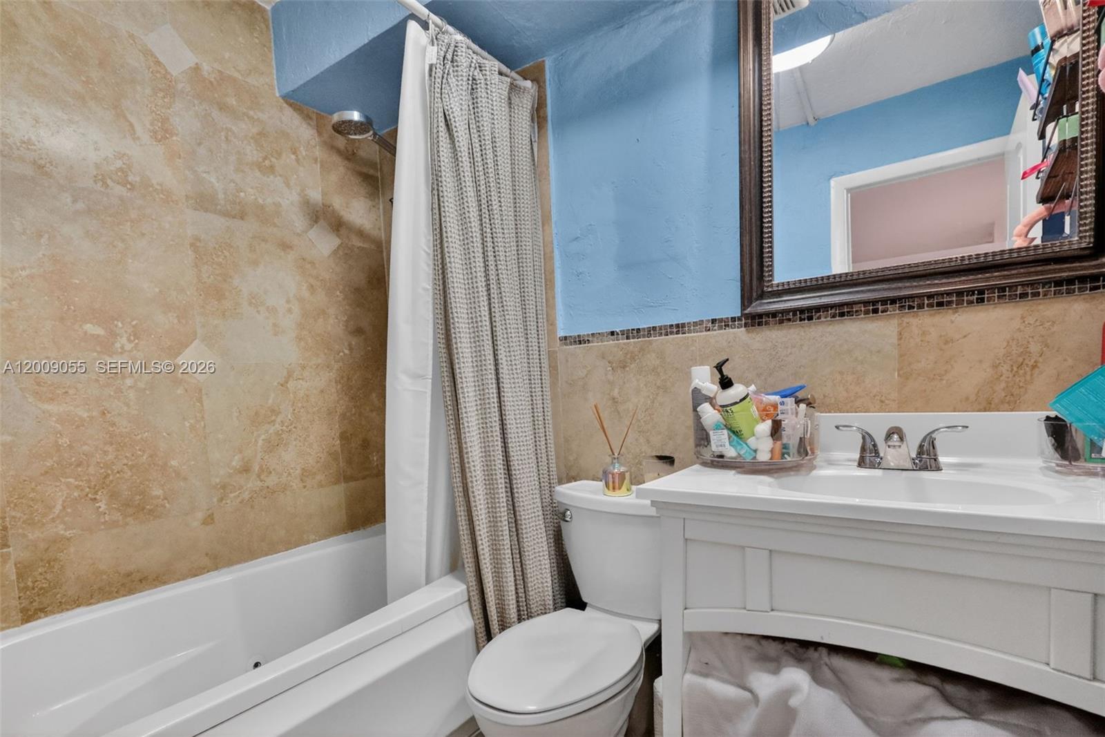 VIRGINIA OAKS CONDO - Residential