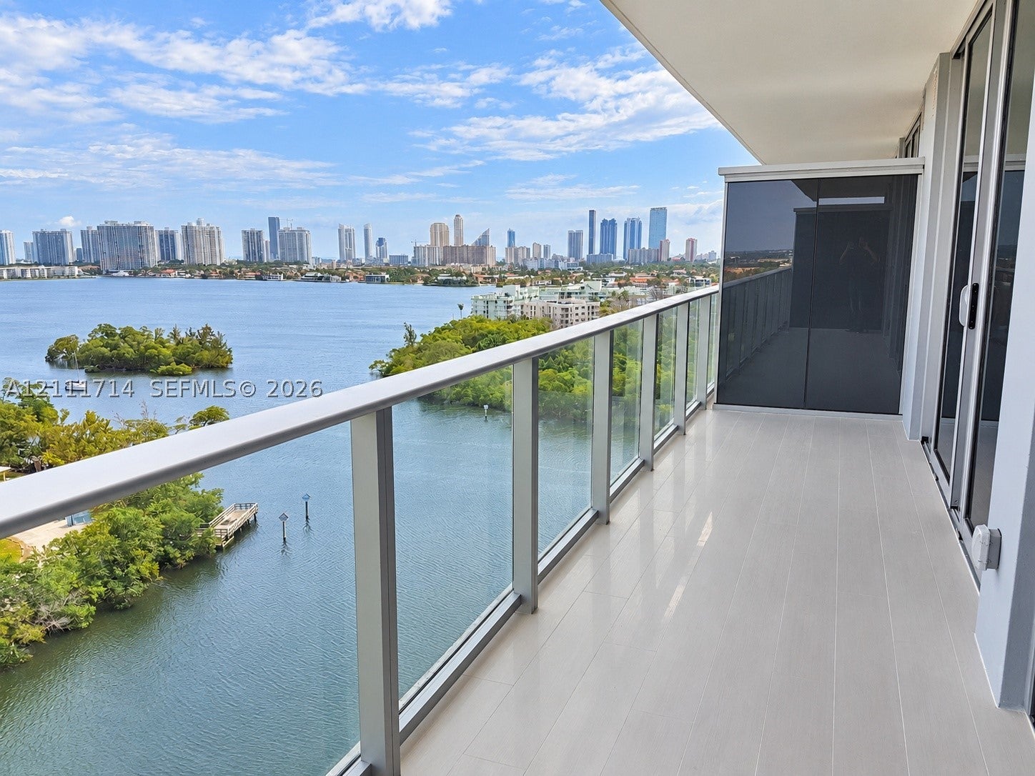 16385 Biscayne Blvd