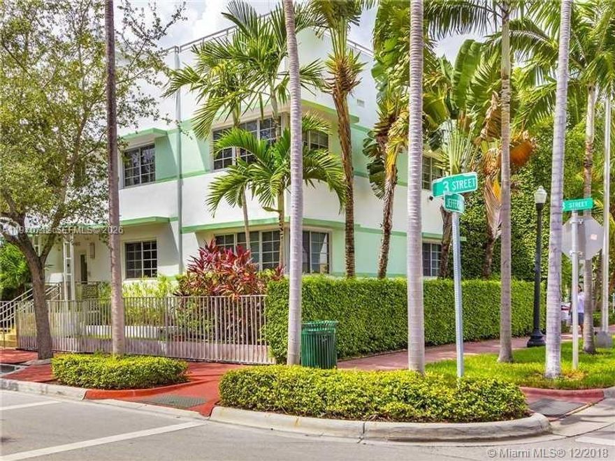 Located in the highly desirable South of Fifth neighborhood in a building that was completely gutted and rebuilt in 2003, this 2-bedroom, 2-bath residence offers 890 square feet of thoughtfully designed living space. Situated on the ground floor, the unit features a rear kitchen door that opens to a shared outdoor seating area. Other features include a modern European kitchen, walk-in closet, indoor and outdoor storage spaces and a private garden in front of the residence.
Enjoy the ultimate South of Fifth lifestyle with the beach, South Pointe Park, and the Miami Beach Marina all a short walk away, along with some of Miami Beach’s most renowned dining destinations.