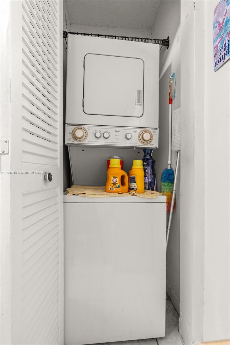 COLONY POINT 4 CONDO - Residential