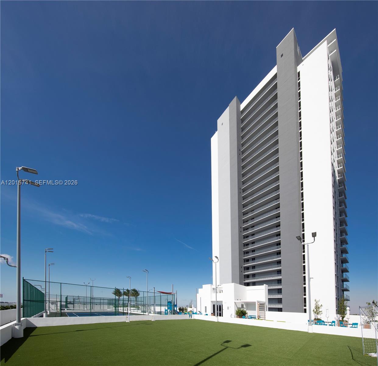 THE HARBOUR SOUTH CONDO - Residential