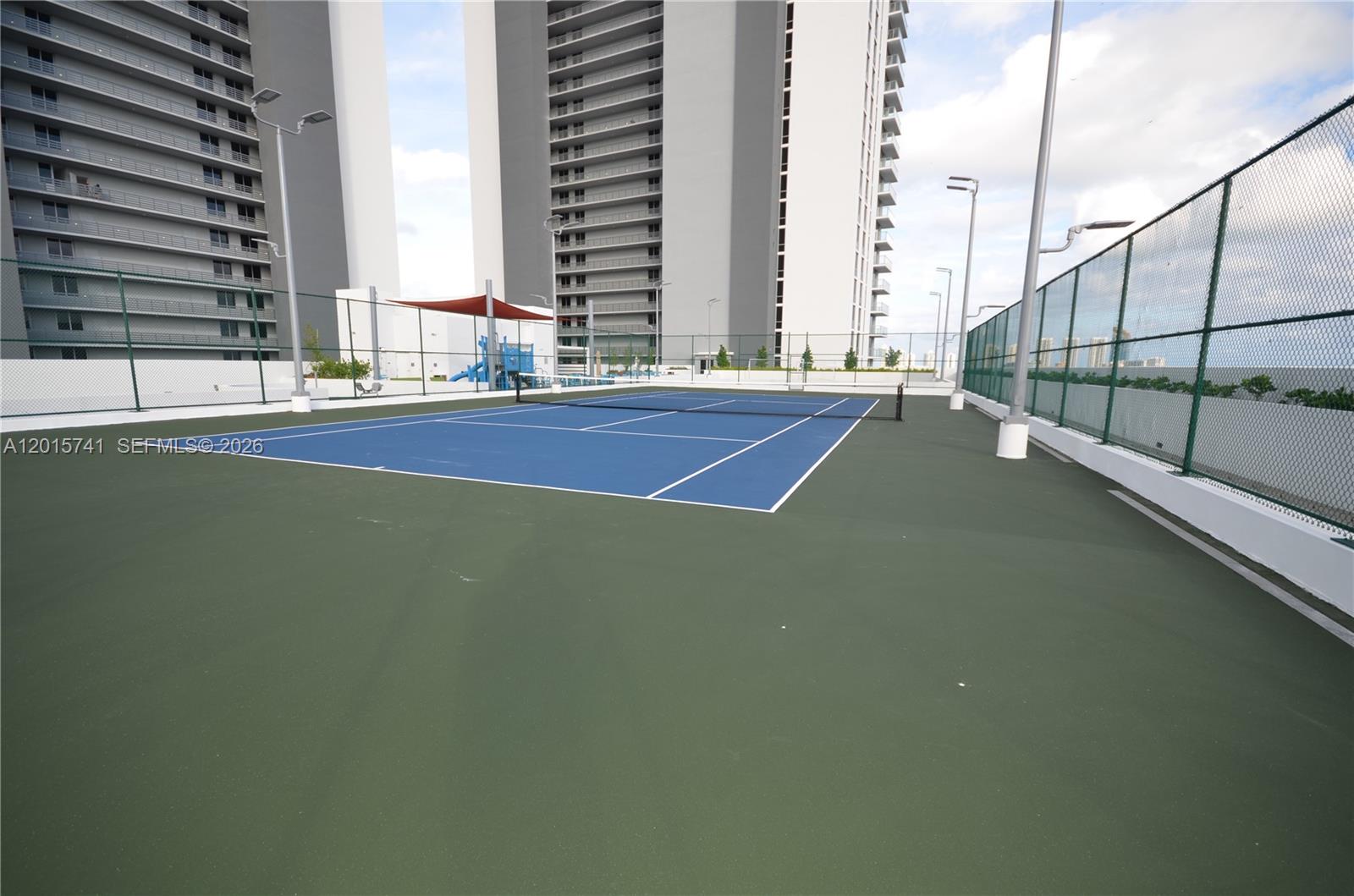 THE HARBOUR SOUTH CONDO - Residential