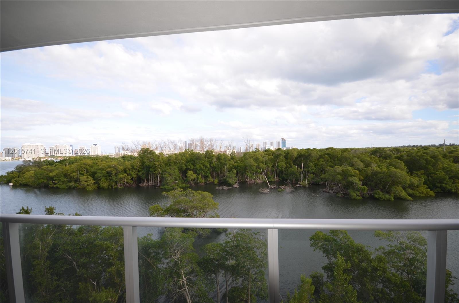 THE HARBOUR SOUTH CONDO - Residential