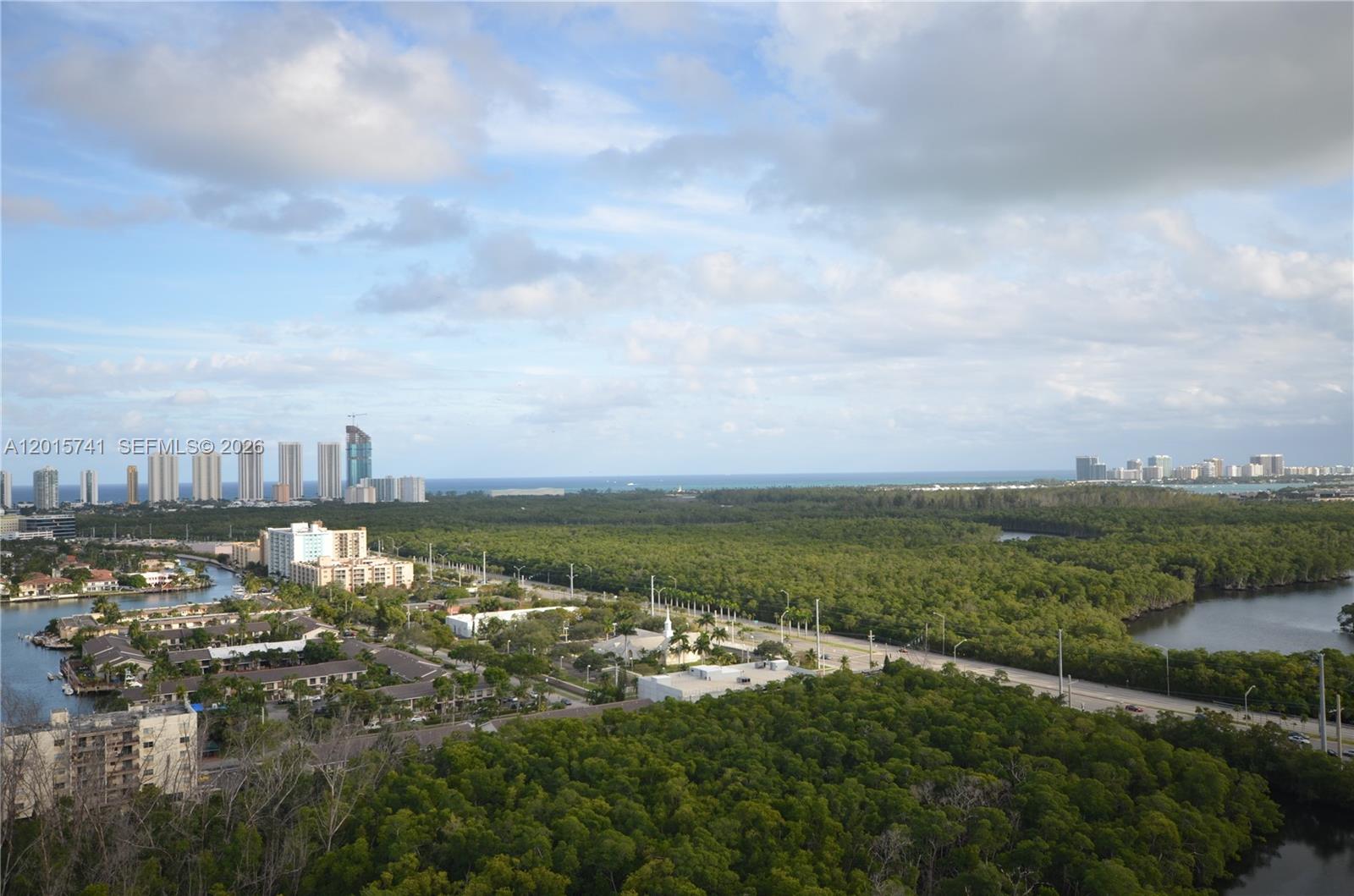 THE HARBOUR SOUTH CONDO - Residential