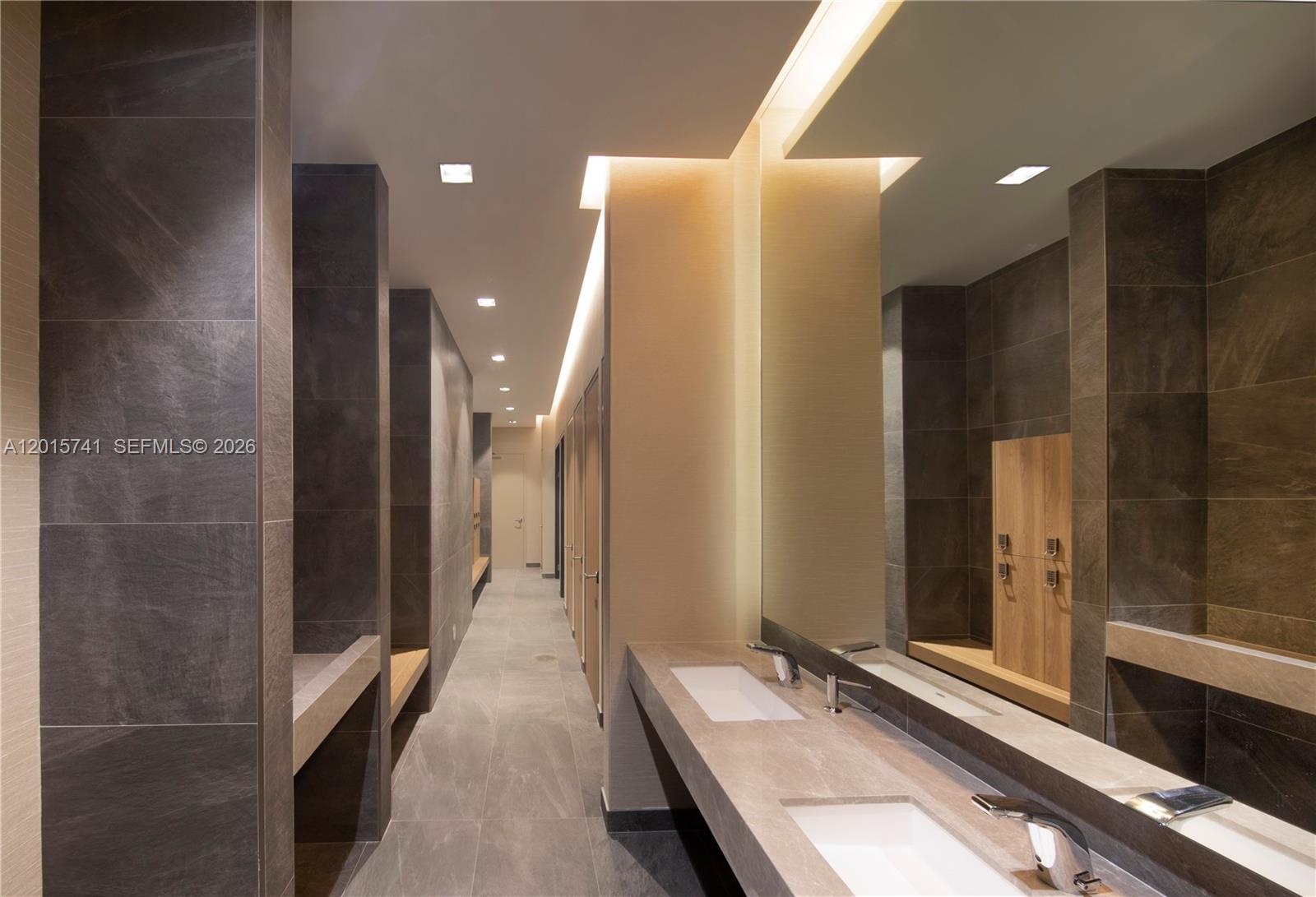 THE HARBOUR SOUTH CONDO - Residential