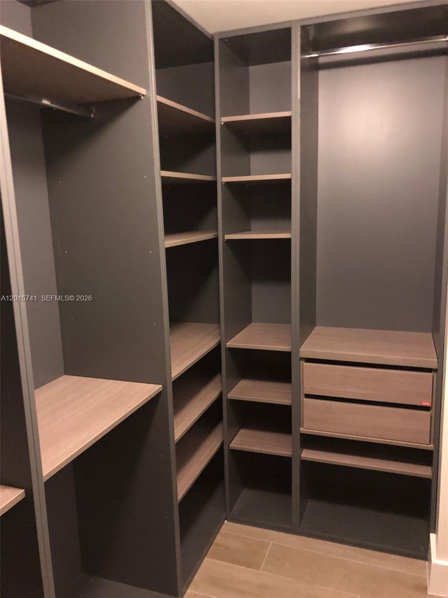 THE HARBOUR SOUTH CONDO - Residential