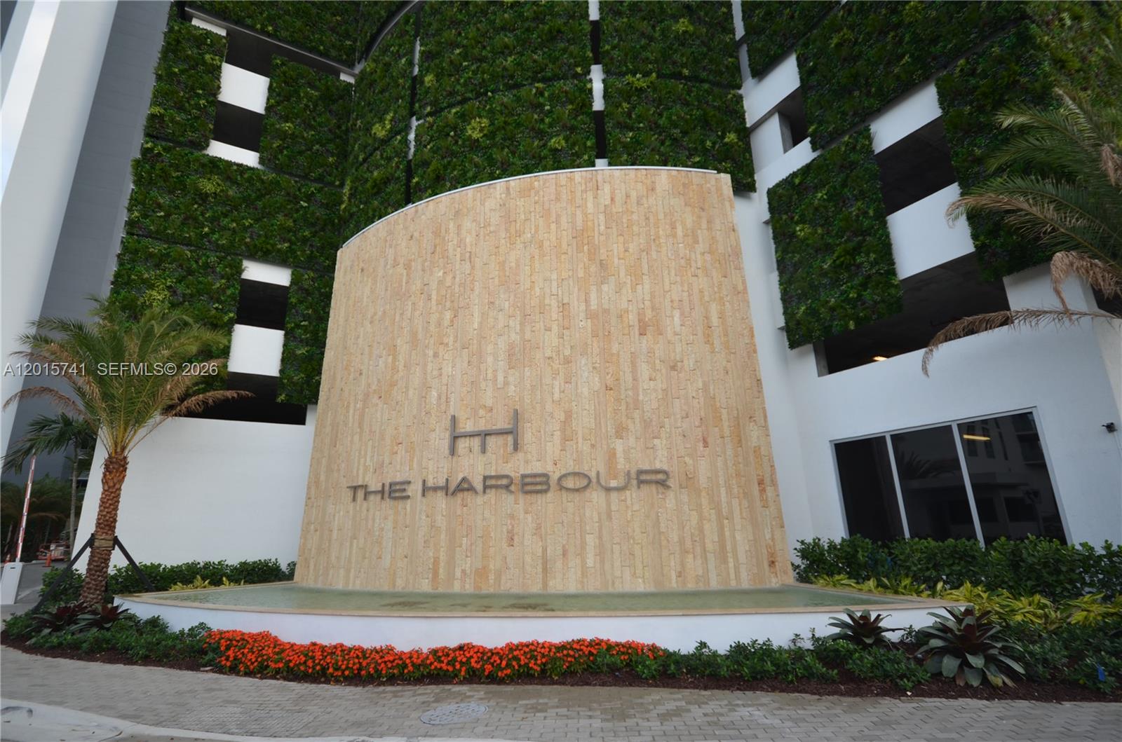 THE HARBOUR SOUTH CONDO - Residential
