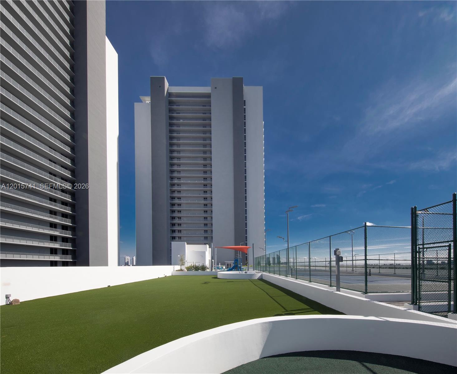 THE HARBOUR SOUTH CONDO - Residential
