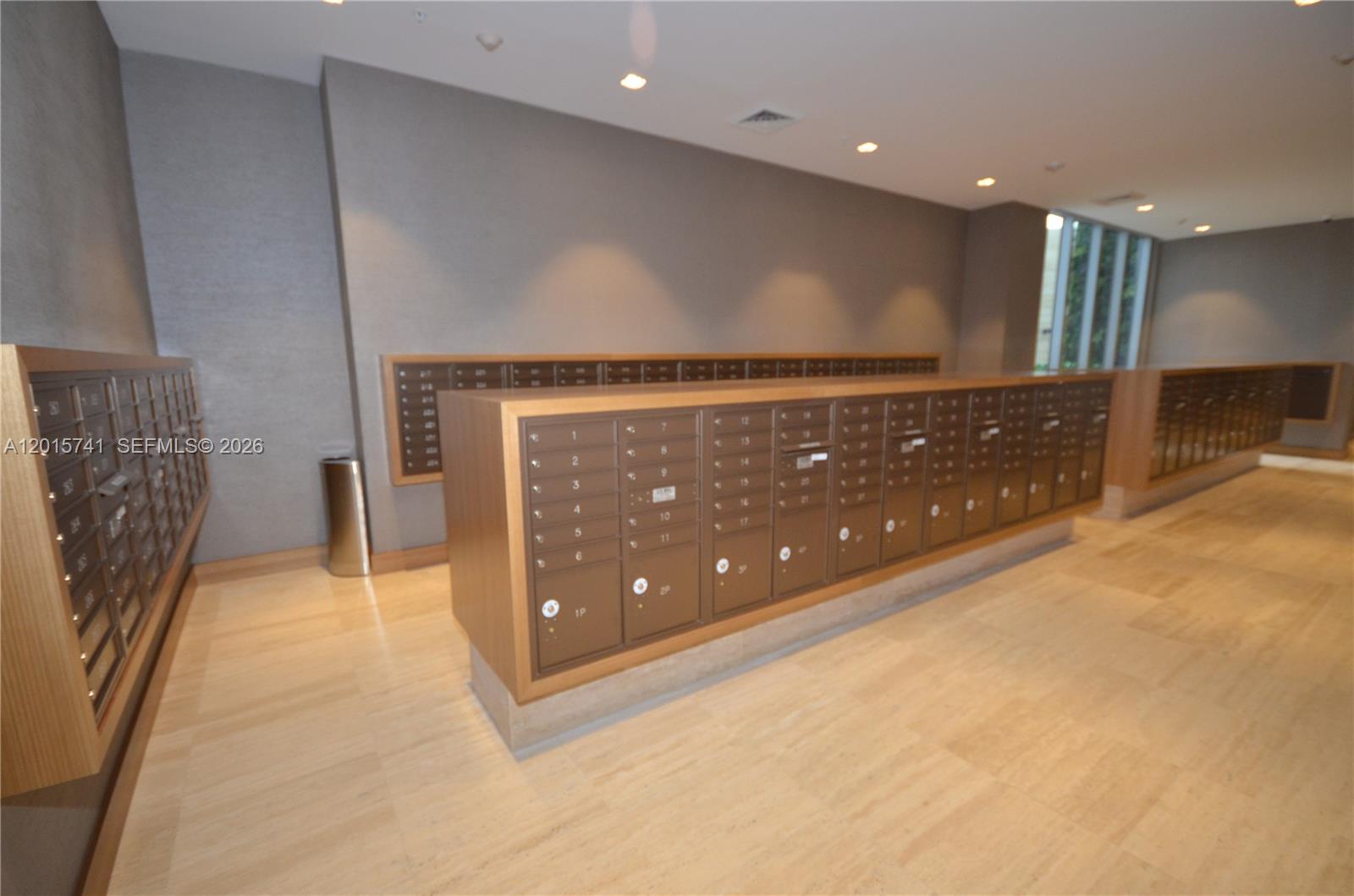 THE HARBOUR SOUTH CONDO - Residential