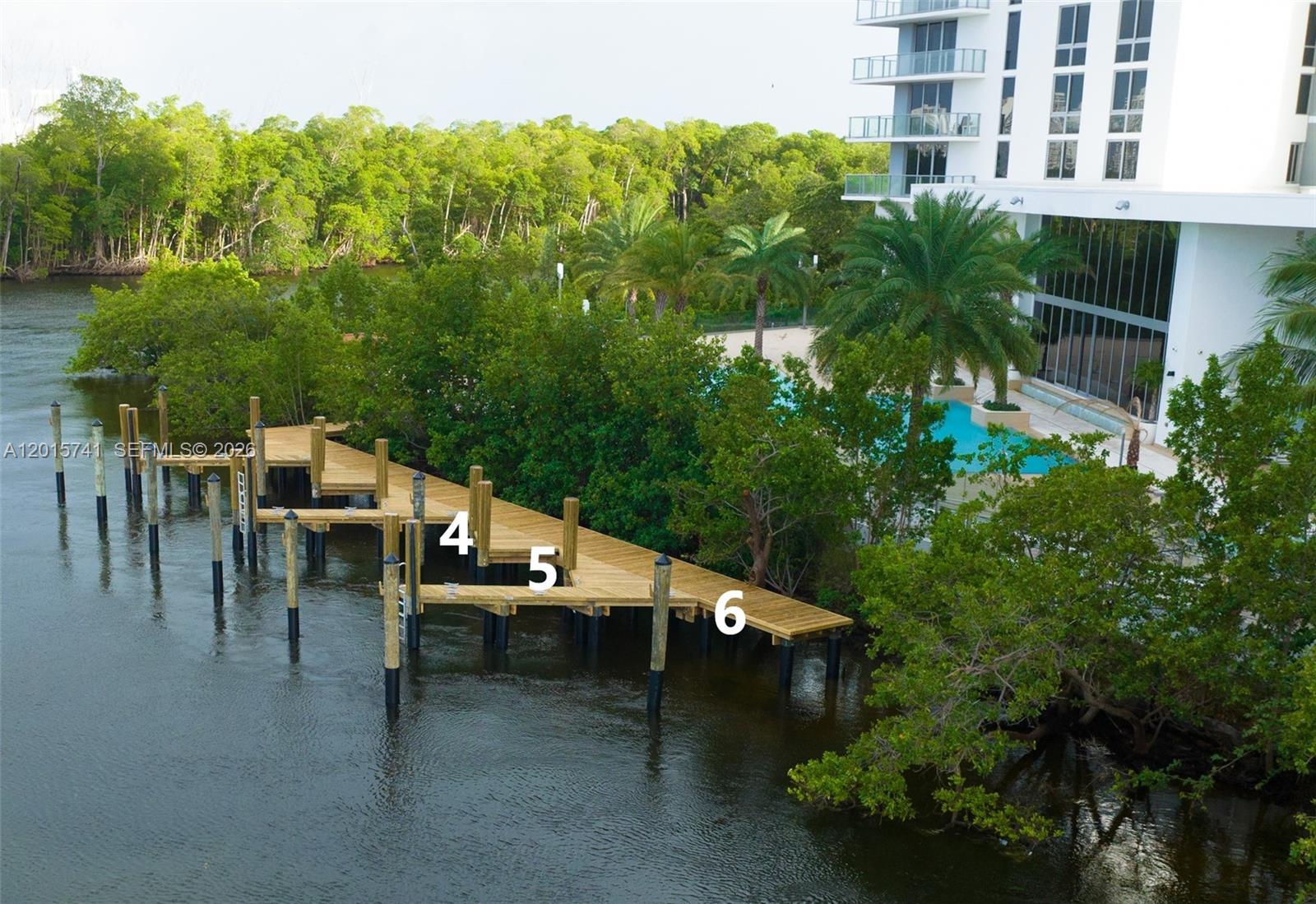 THE HARBOUR SOUTH CONDO - Residential