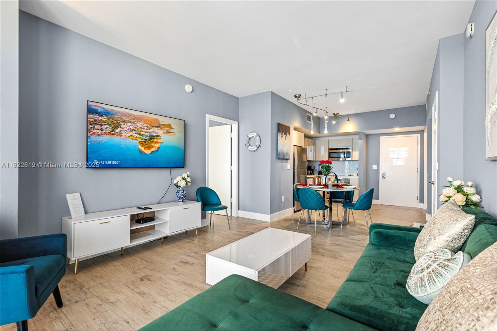 BEACHWALK CONDOMINIUM - Residential Lease