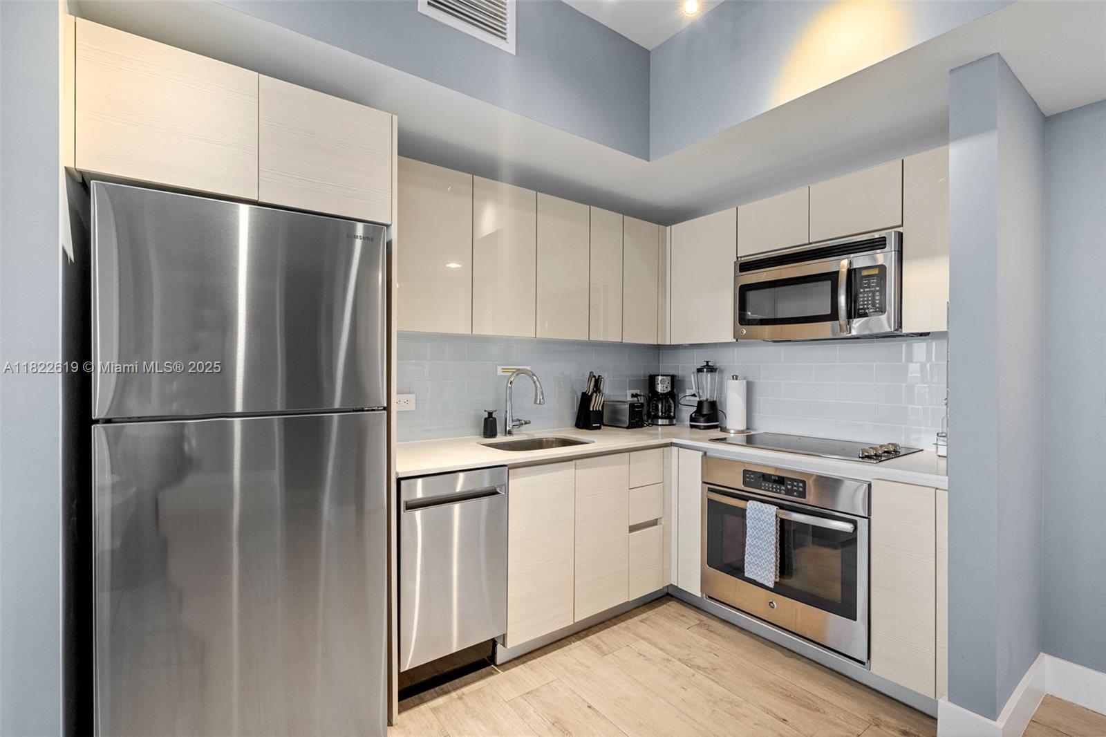 BEACHWALK CONDOMINIUM - Residential Lease